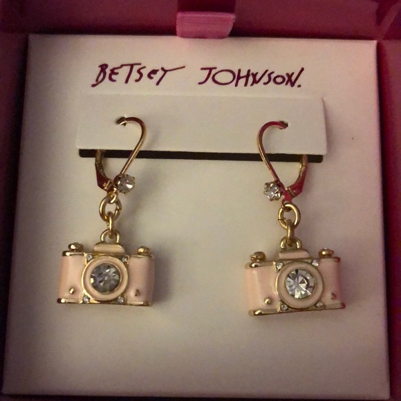Betsey Johnson Gold Tone & Pink Enamel Camera Drop Earrings Crystal Accents NIB - Picture 2 of 12